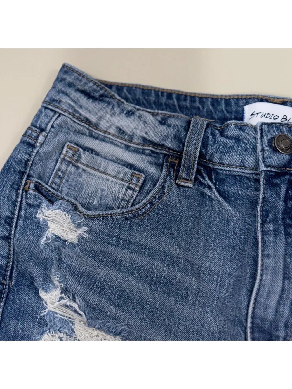 Studio Blue Women’s Distressed Denim Shorts Size 29 Mid Rise Frayed Hem Stretch
